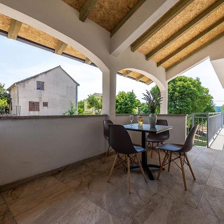 Apartmani Dupor Gornji Karin Bagian luar foto