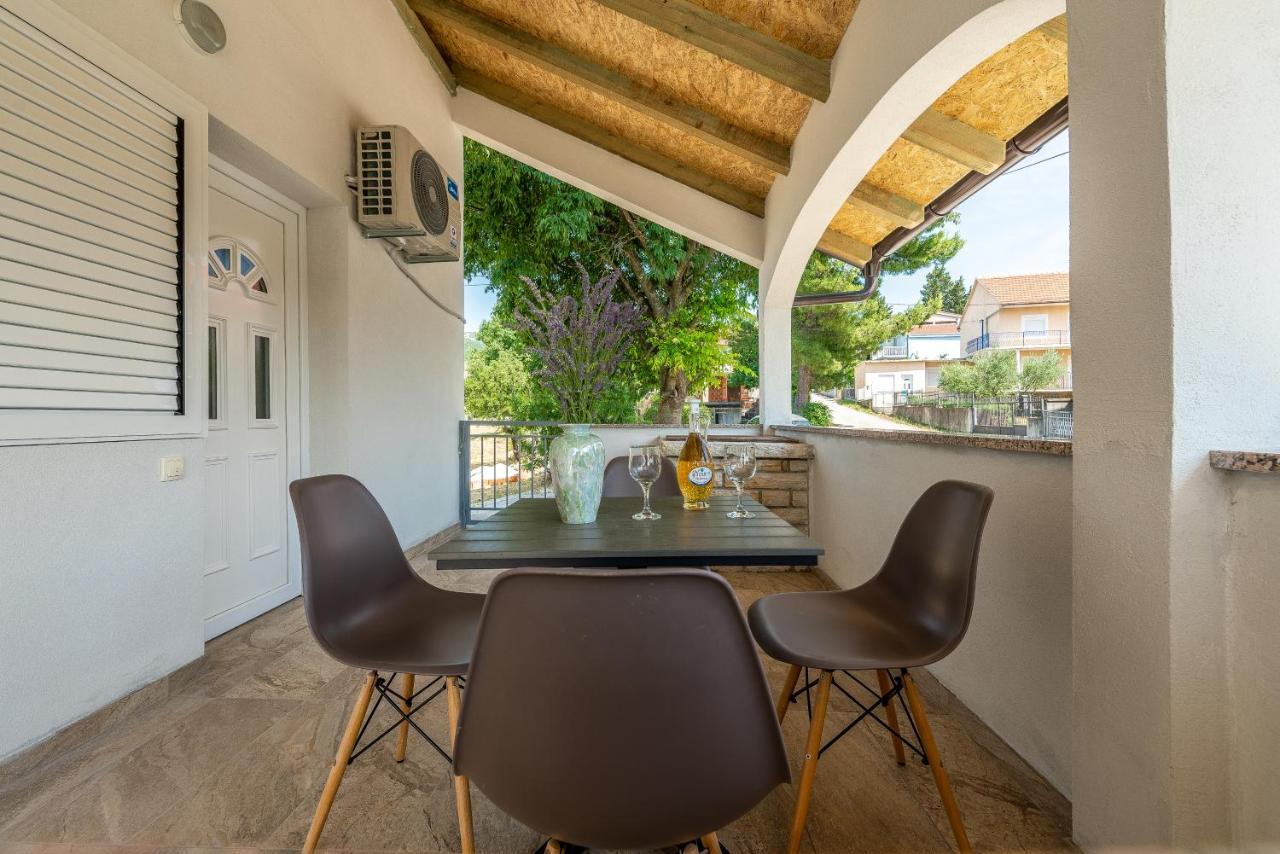 Apartmani Dupor Gornji Karin Bagian luar foto