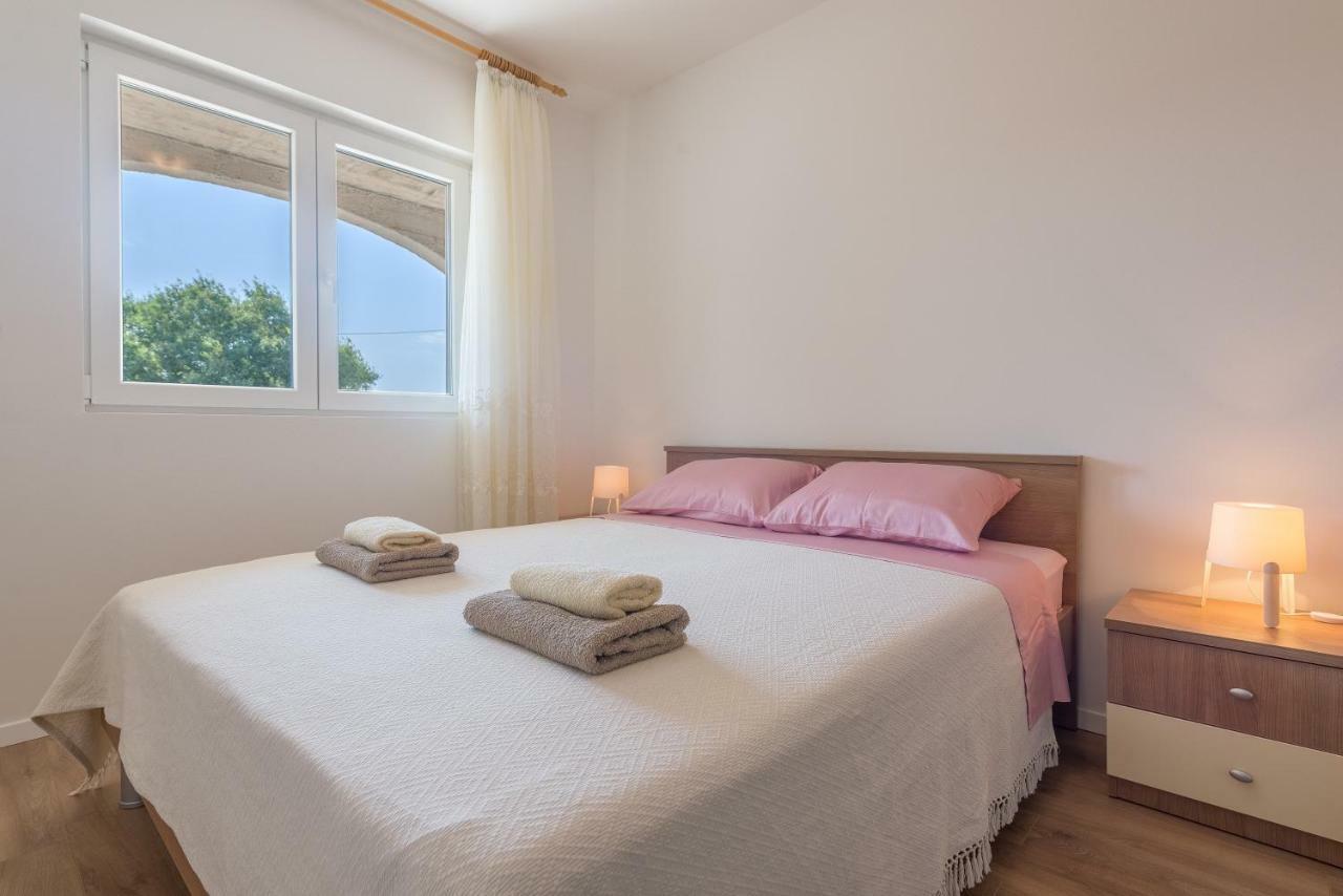 Apartmani Dupor Gornji Karin Bagian luar foto