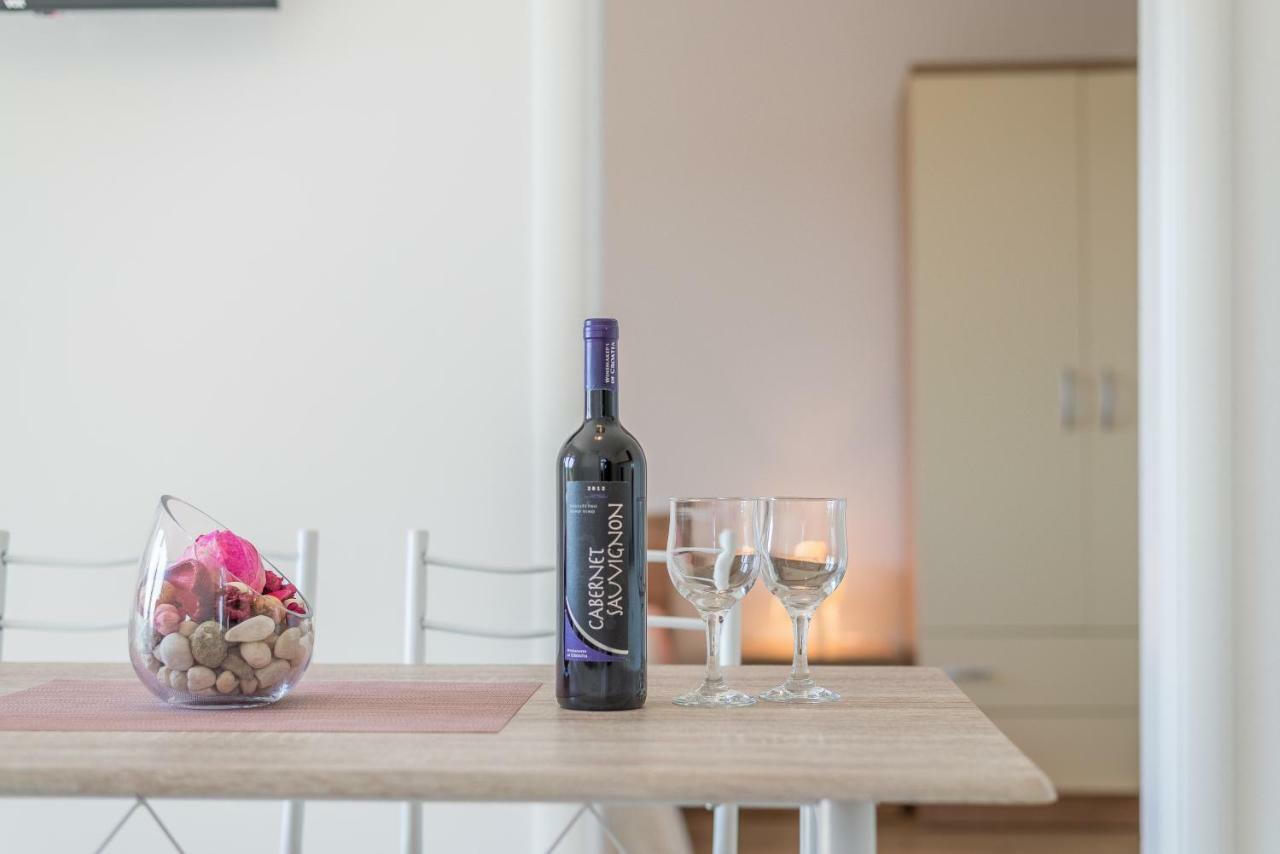 Apartmani Dupor Gornji Karin Bagian luar foto