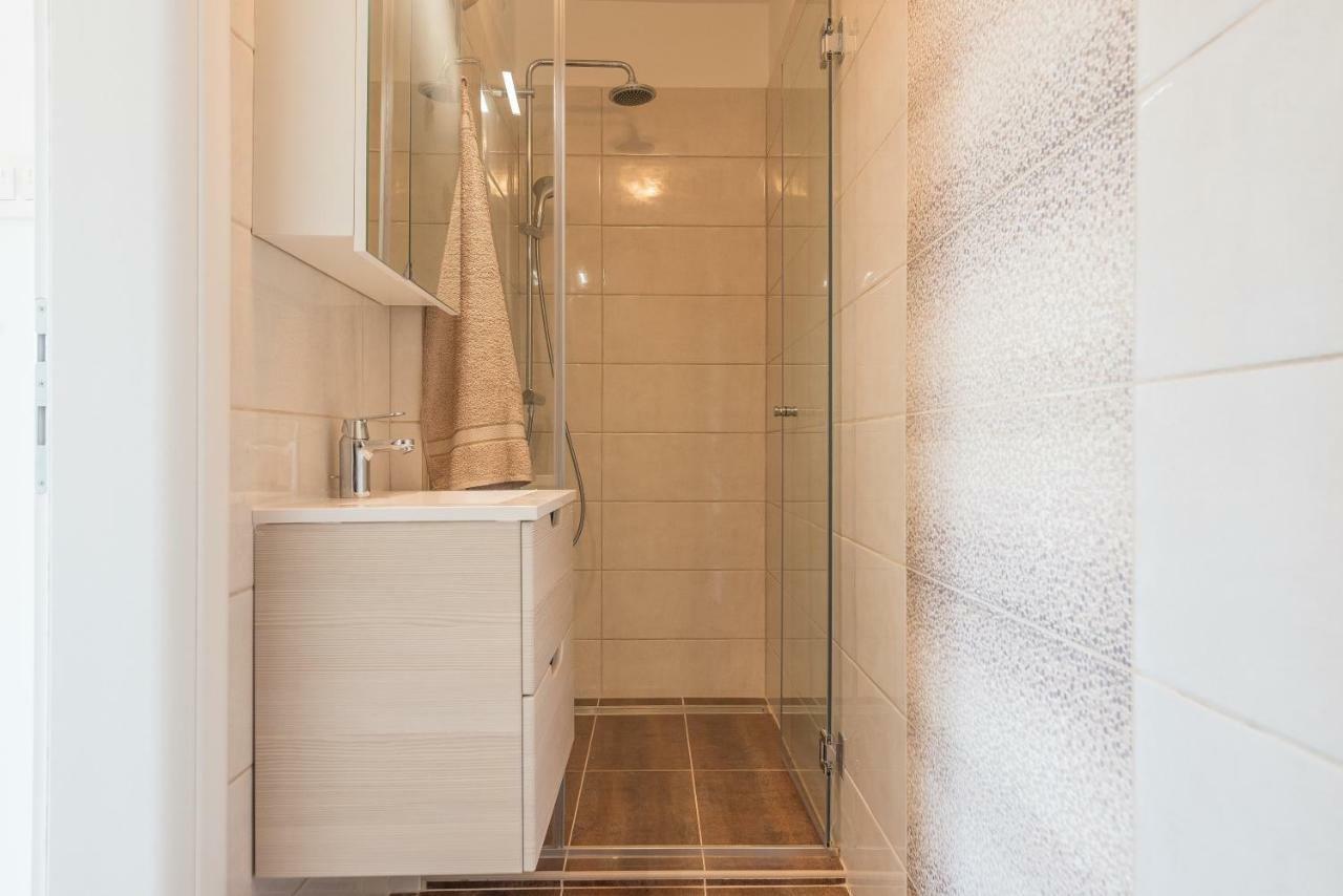 Apartmani Dupor Gornji Karin Bagian luar foto