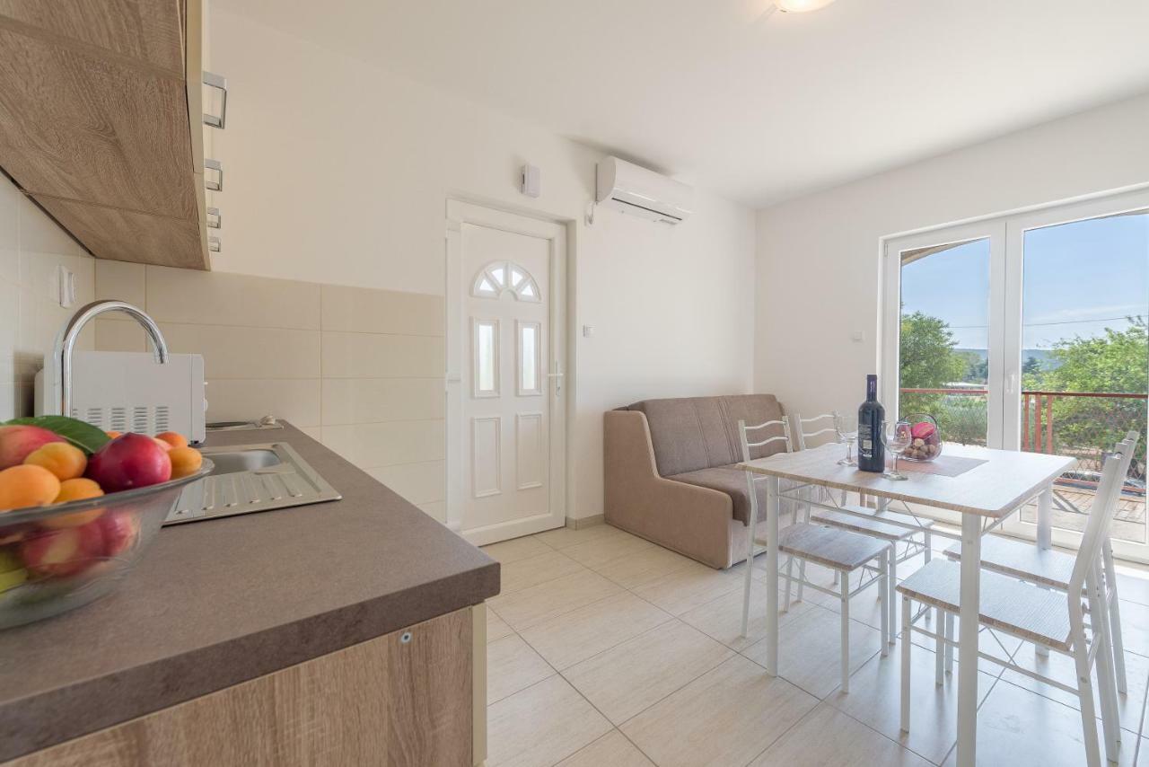 Apartmani Dupor Gornji Karin Bagian luar foto