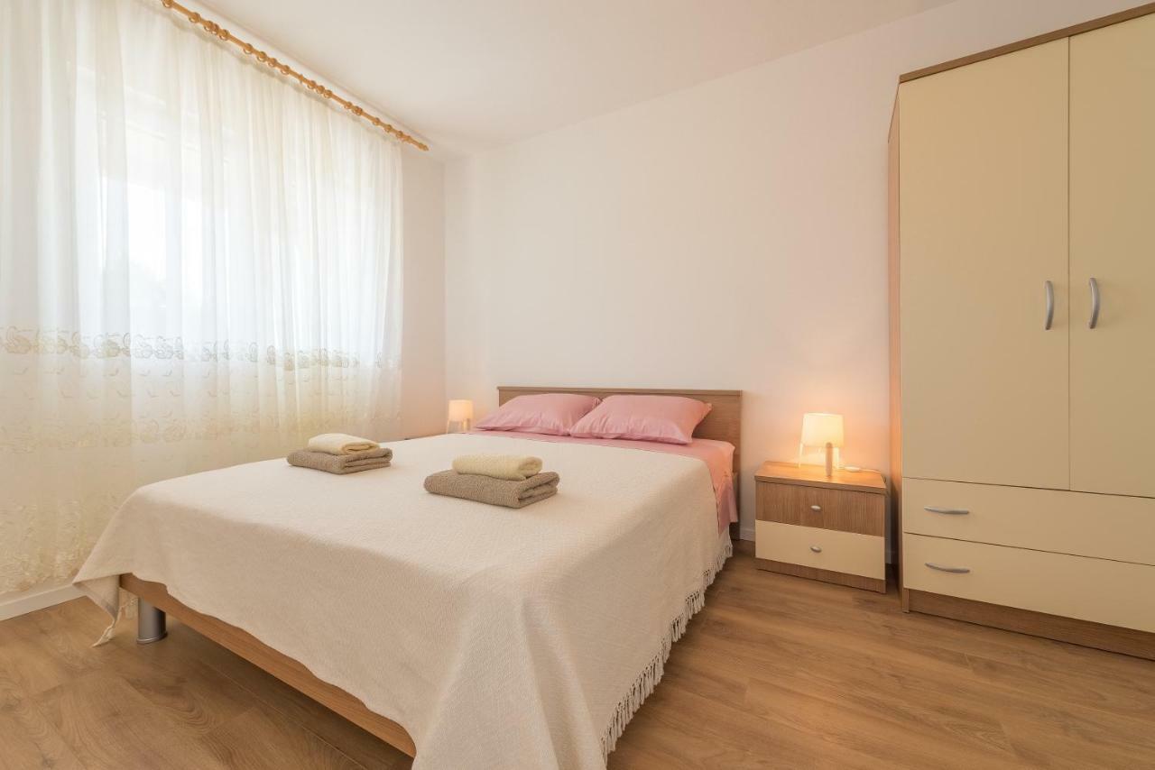 Apartmani Dupor Gornji Karin Bagian luar foto
