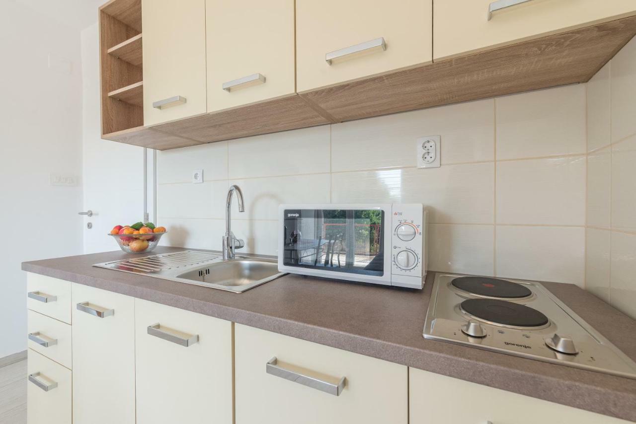 Apartmani Dupor Gornji Karin Bagian luar foto