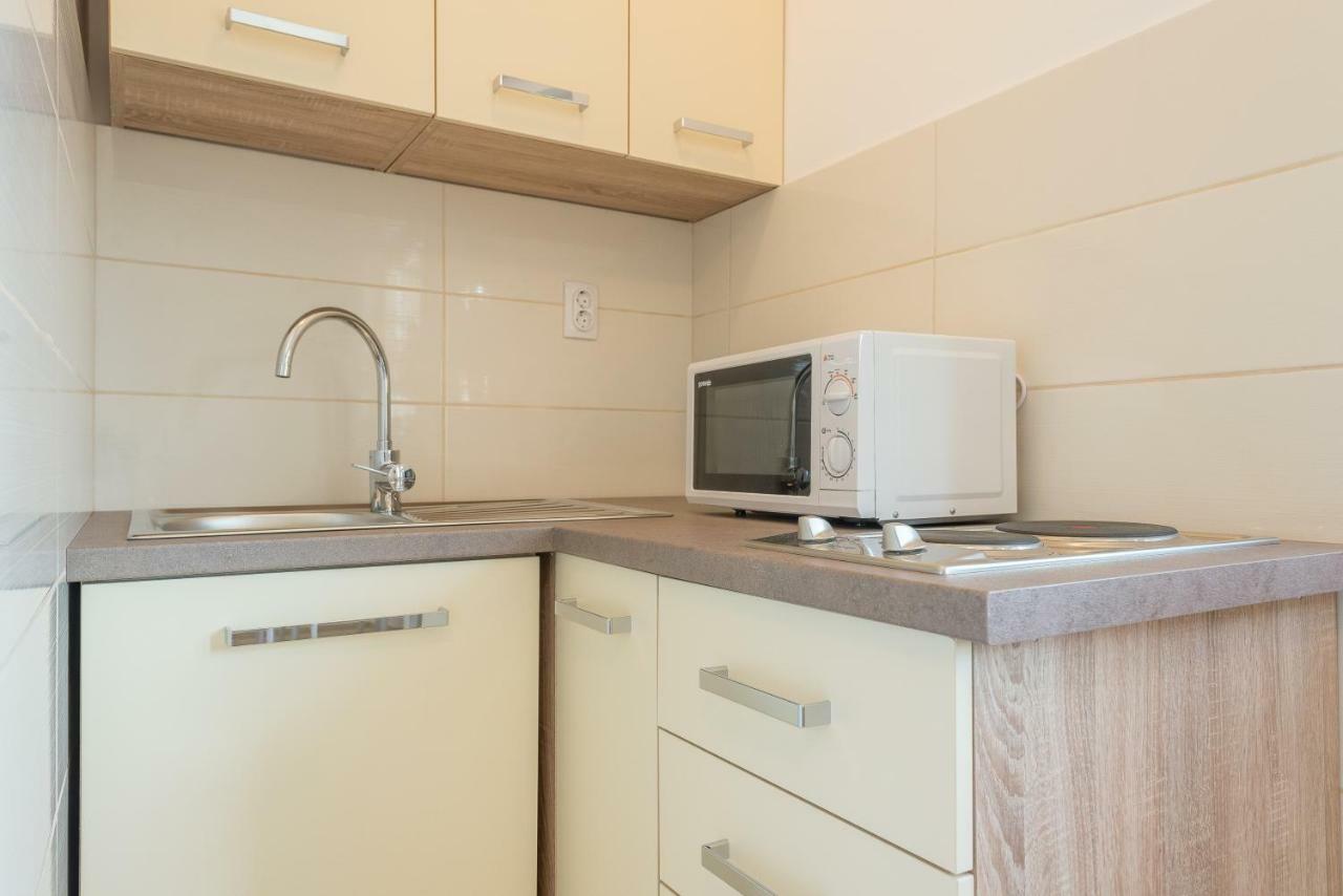 Apartmani Dupor Gornji Karin Bagian luar foto