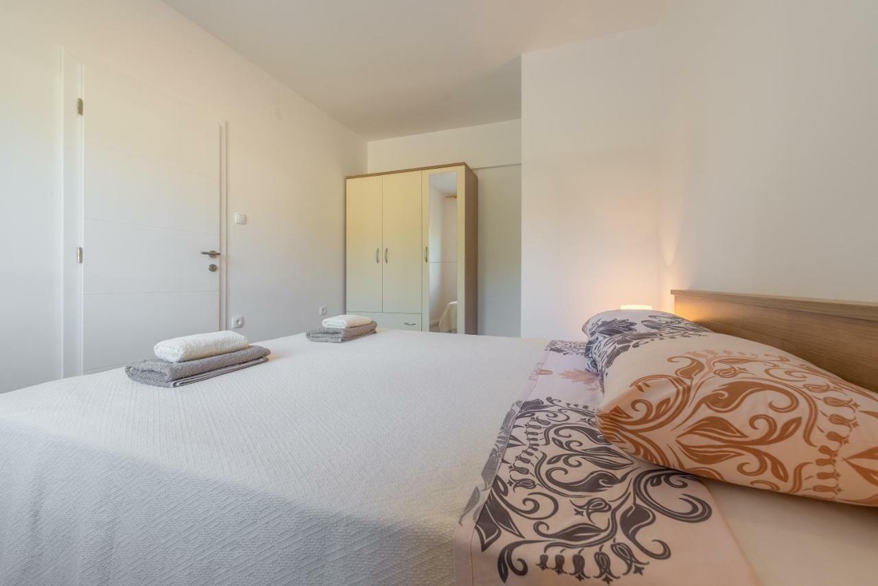 Apartmani Dupor Gornji Karin Bagian luar foto