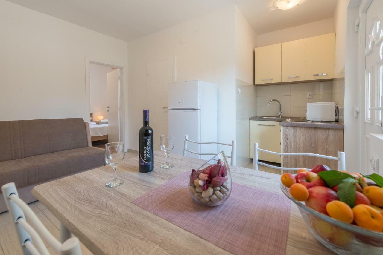 Apartmani Dupor Gornji Karin Bagian luar foto