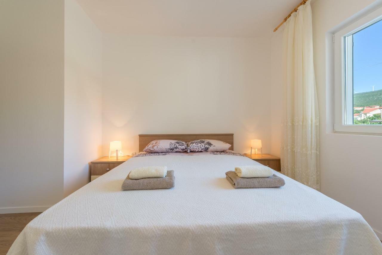 Apartmani Dupor Gornji Karin Bagian luar foto