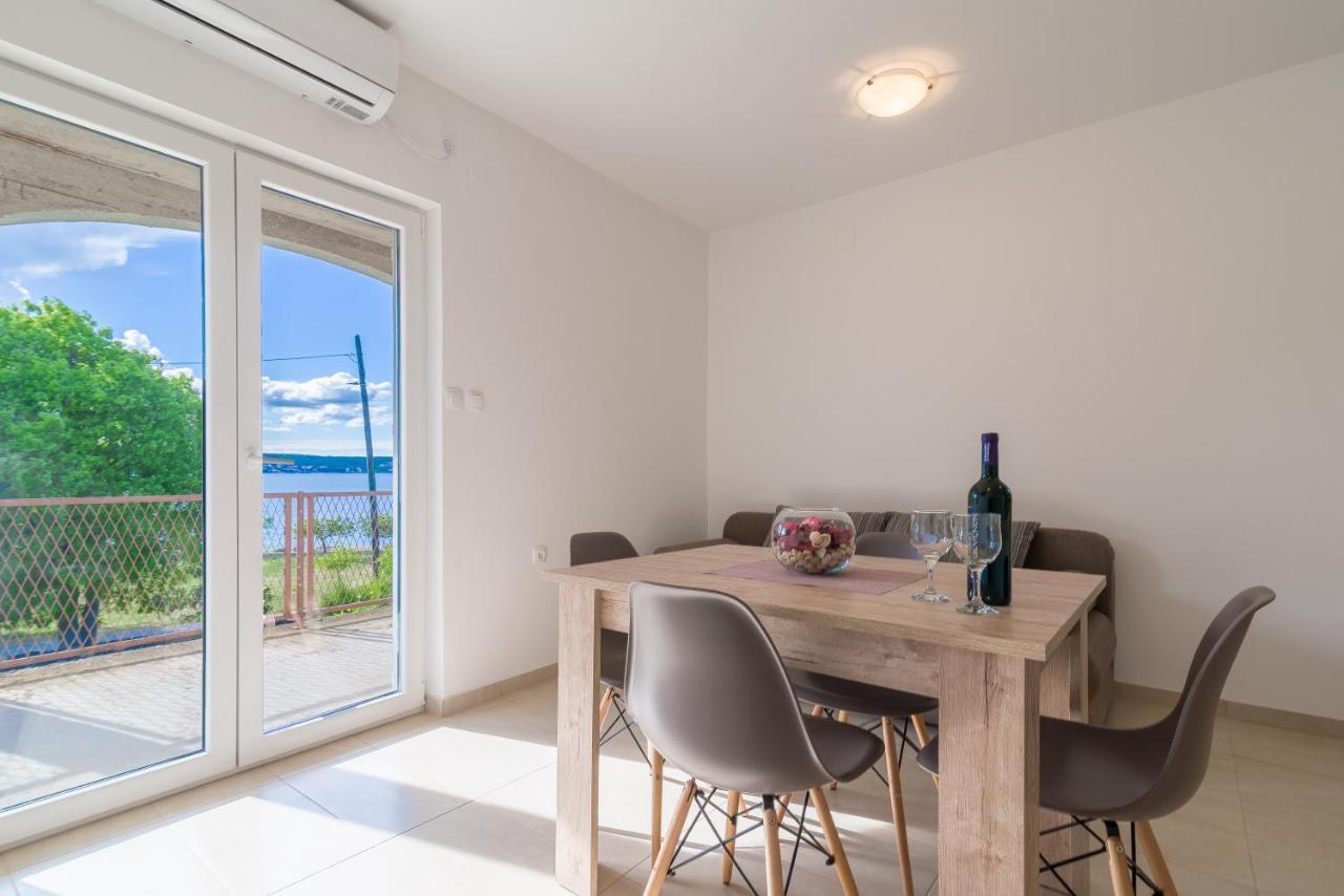 Apartmani Dupor Gornji Karin Bagian luar foto