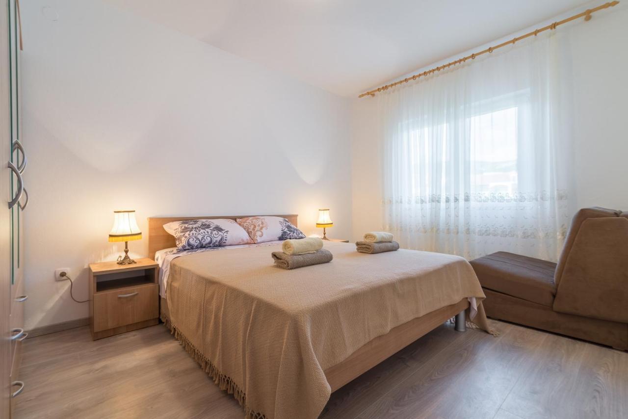 Apartmani Dupor Gornji Karin Bagian luar foto