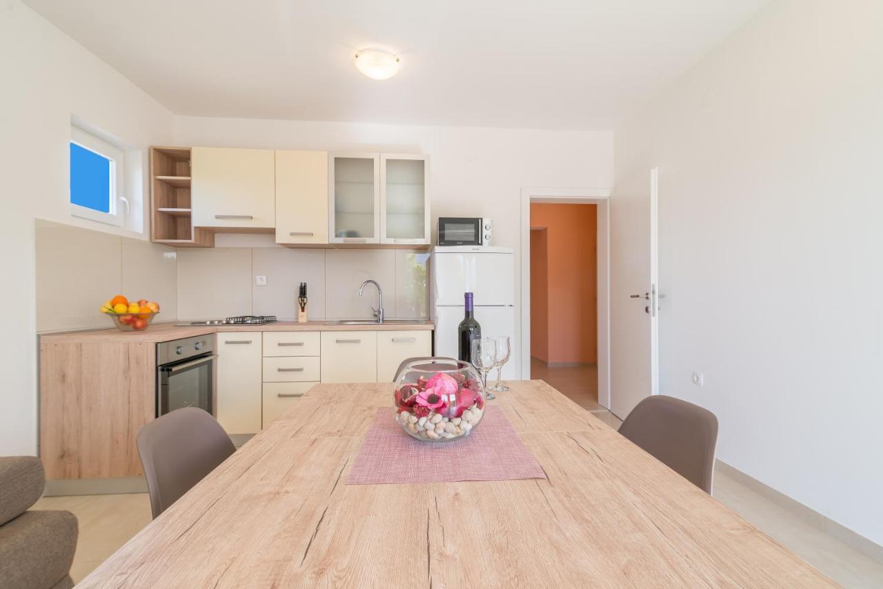 Apartmani Dupor Gornji Karin Bagian luar foto