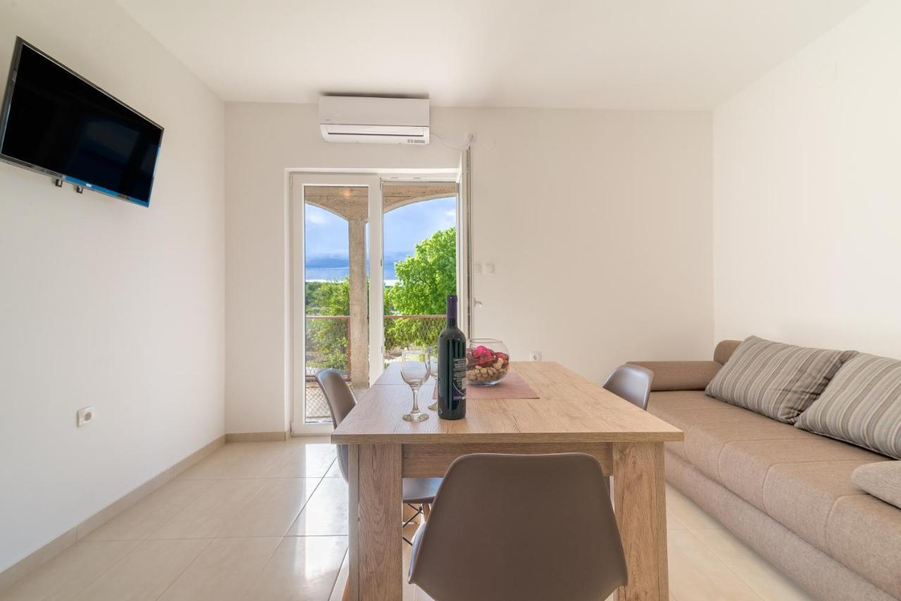 Apartmani Dupor Gornji Karin Bagian luar foto