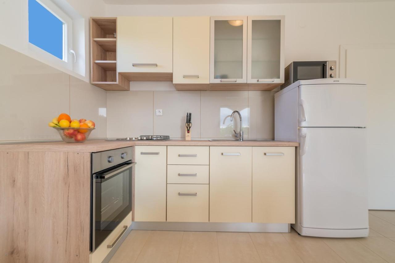 Apartmani Dupor Gornji Karin Bagian luar foto